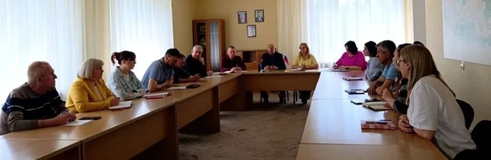 Наталья Бегуненко: Сегодня, 20 мая, руководитель Управы Петровского внутригородского района Администрации г.о. Донецк Бегуненко Наталья Ивановна провела еженедельное аппаратное совещание Наталья Бегуненко: Сегодня, 20 мая, руководитель Управы Петровского внутригородского района Администрации г.о. Донецк Бегуненко Наталья Ивановна провела еженедельное аппаратное совещание