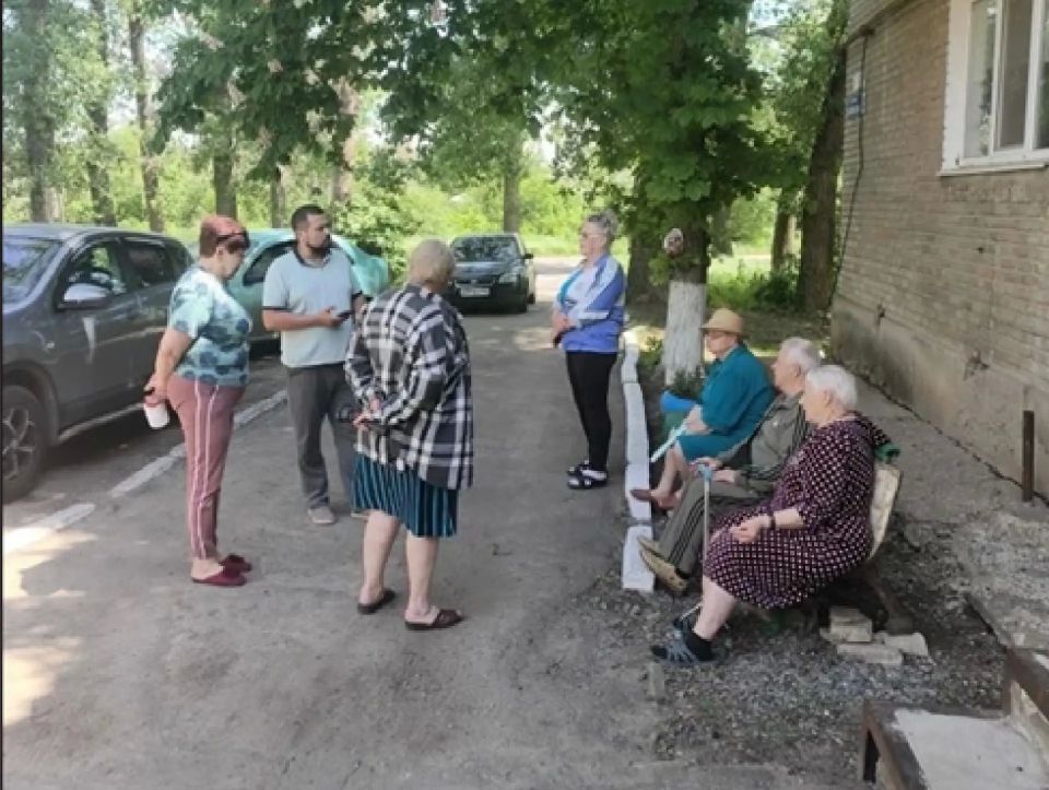 Председатель Общественного совета Александр Горянный провел встречу с жителями многоквартирного дома по улице Некрасова, 64