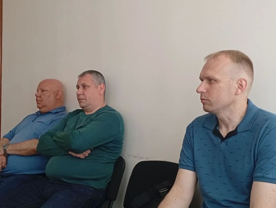 Провел рабочее совещание с руководителями ресурсоснабжающих и коммунальных предприятий округа Провел рабочее совещание с руководителями ресурсоснабжающих и коммунальных предприятий округа