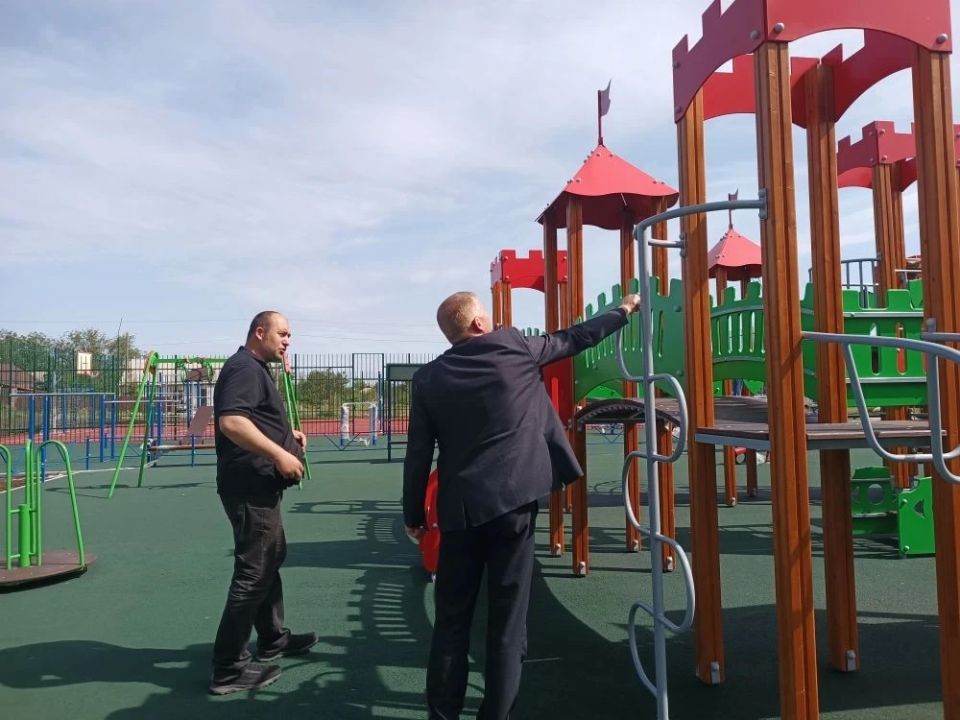 В рамках государственной программы «Комплексное развитие сельских территорий» при поддержке партии «Единая Россия» завершены работы по строительству детской и спортивной площадок в с. Македоновка В рамках государственной программы «Комплексное развитие сельских территорий» при поддержке партии «Единая Россия» завершены работы по строительству детской и спортивной площадок в с. Македоновка