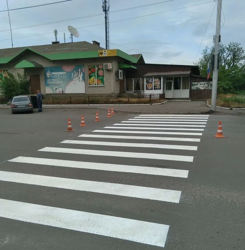 В Снежном продолжается обновление дорожной инфраструктуры В Снежном продолжается обновление дорожной инфраструктуры