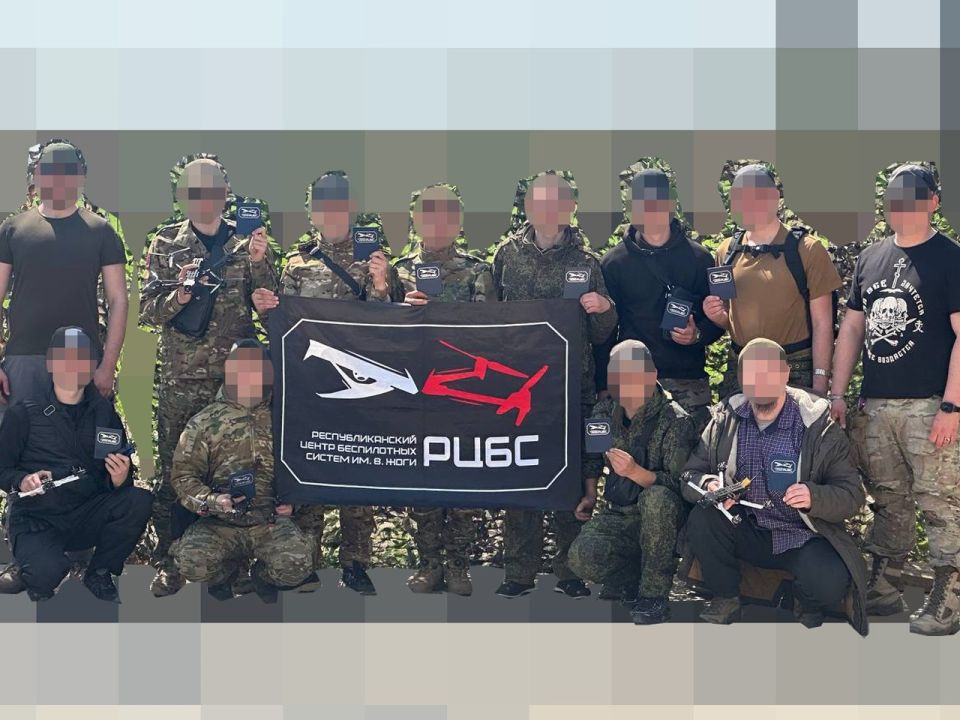 В современной войне FPV-дроны стали тактическим множителем, где реальная эффективность платформы зависит не от заводских характеристик, а от оператора и техника, который ее готовит В современной войне FPV-дроны стали тактическим множителем, где реальная эффективность платформы зависит не от заводских характеристик, а от оператора и техника, который ее готовит
