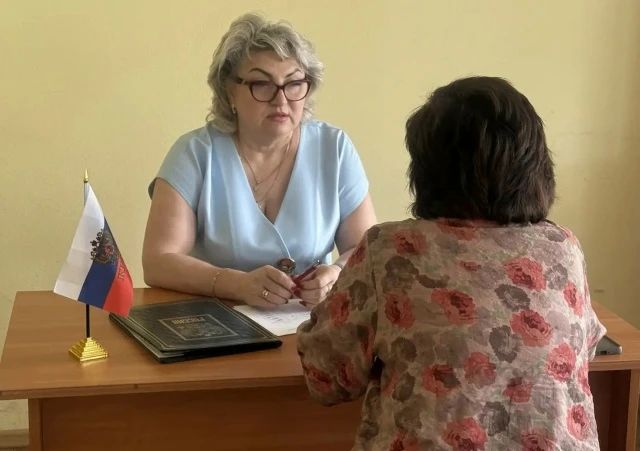 Личный приём граждан. Сегодня, 20.05.2026 года, Рак Елена Анатольевна провела личный приём граждан на закреплённой территории Личный приём граждан. Сегодня, 20.05.2026 года, Рак Елена Анатольевна провела личный приём граждан на закреплённой территории
