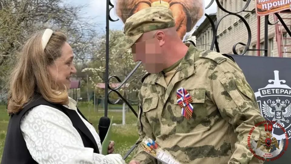 В городском округе Снежное Донецкой Народной Республики состоялось открытие музея под открытым небом, посвящённого памяти выпускников школы № 15, погибших при выполнении задач в ходе специальной военной операции