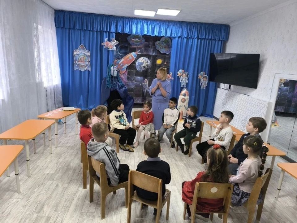 В Шахтерском округе подвели итоги интеллектуального конкурса «Умники и умницы» В Шахтерском округе подвели итоги интеллектуального конкурса «Умники и умницы»