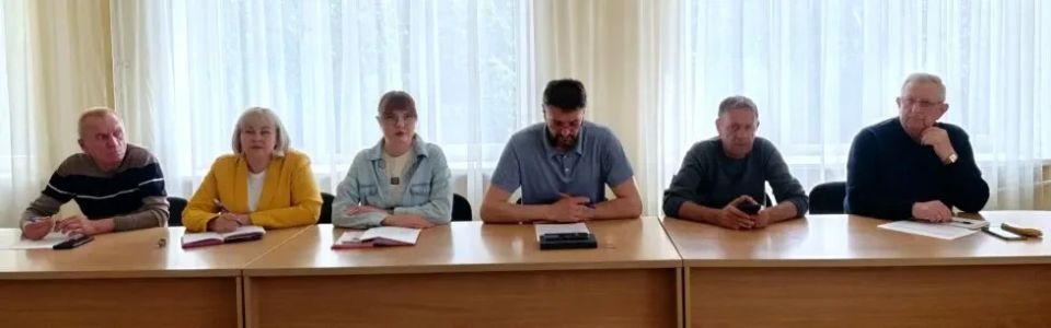 Наталья Бегуненко: Сегодня, 20 мая, руководитель Управы Петровского внутригородского района Администрации г.о. Донецк Бегуненко Наталья Ивановна провела еженедельное аппаратное совещание Наталья Бегуненко: Сегодня, 20 мая, руководитель Управы Петровского внутригородского района Администрации г.о. Донецк Бегуненко Наталья Ивановна провела еженедельное аппаратное совещание