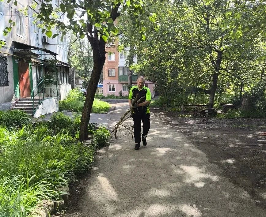 19 мая, с целью приведения территории в надлежащее санитарное состояние Макеевским филиалом НКО «ЕДИНЫЙ РЕГИОНАЛЬНЫЙ ФОНД ПО УПРАВЛЕНИЮ МНОГОКВАРТИРНЫМИ ДОМАМИ НА ТЕРРИТОРИИ ДОНЕЦКОЙ НАРОДНОЙ РЕСПУБЛИКИ» проведены работы по... 19 мая, с целью приведения территории в надлежащее санитарное состояние Макеевским филиалом НКО «ЕДИНЫЙ РЕГИОНАЛЬНЫЙ ФОНД ПО УПРАВЛЕНИЮ МНОГОКВАРТИРНЫМИ ДОМАМИ НА ТЕРРИТОРИИ ДОНЕЦКОЙ НАРОДНОЙ РЕСПУБЛИКИ» проведены работы по...
