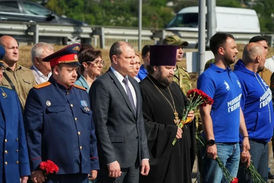 В Мариуполе отмечают четвертую годовщину со дня освобождения города от украинских боевиков В Мариуполе отмечают четвертую годовщину со дня освобождения города от украинских боевиков