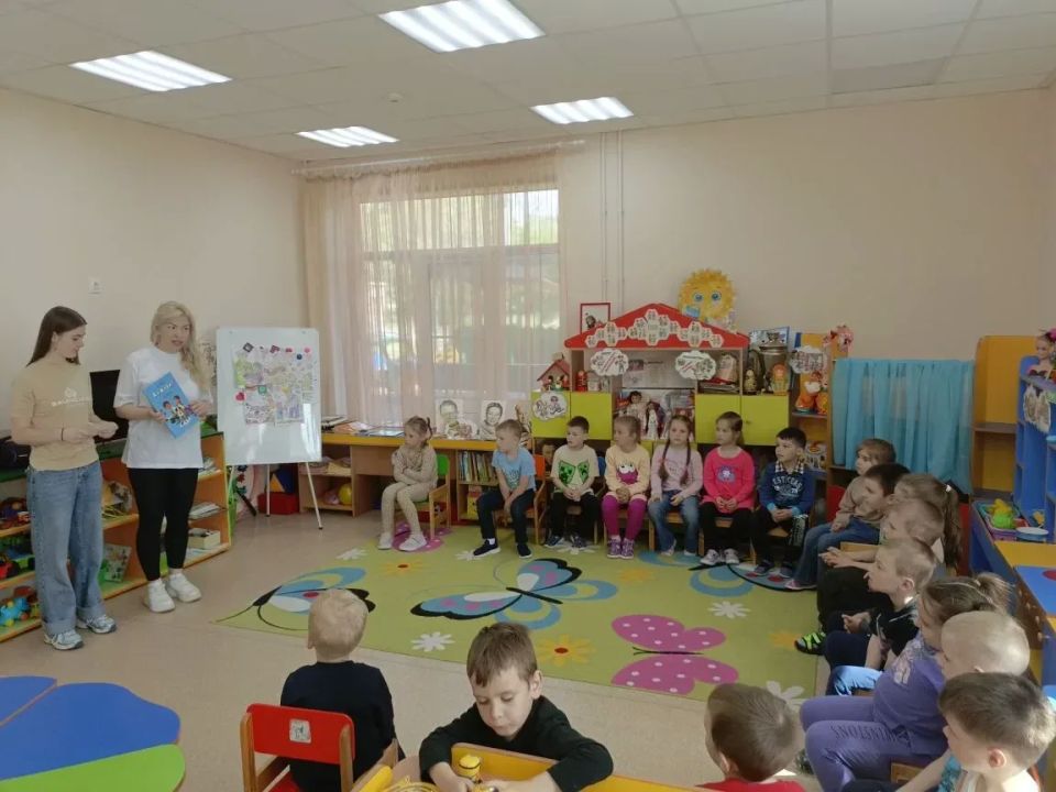 К мариупольским малышам приехали гости из Москвы К мариупольским малышам приехали гости из Москвы