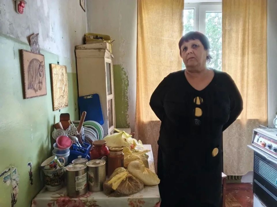 Первый заместитель главы администрации округа Виктория Рогожина и Председатель городского совета Борис Будыка с посетили жительницу нашего округа, которая сейчас особенно нуждается во внимании и поддержке