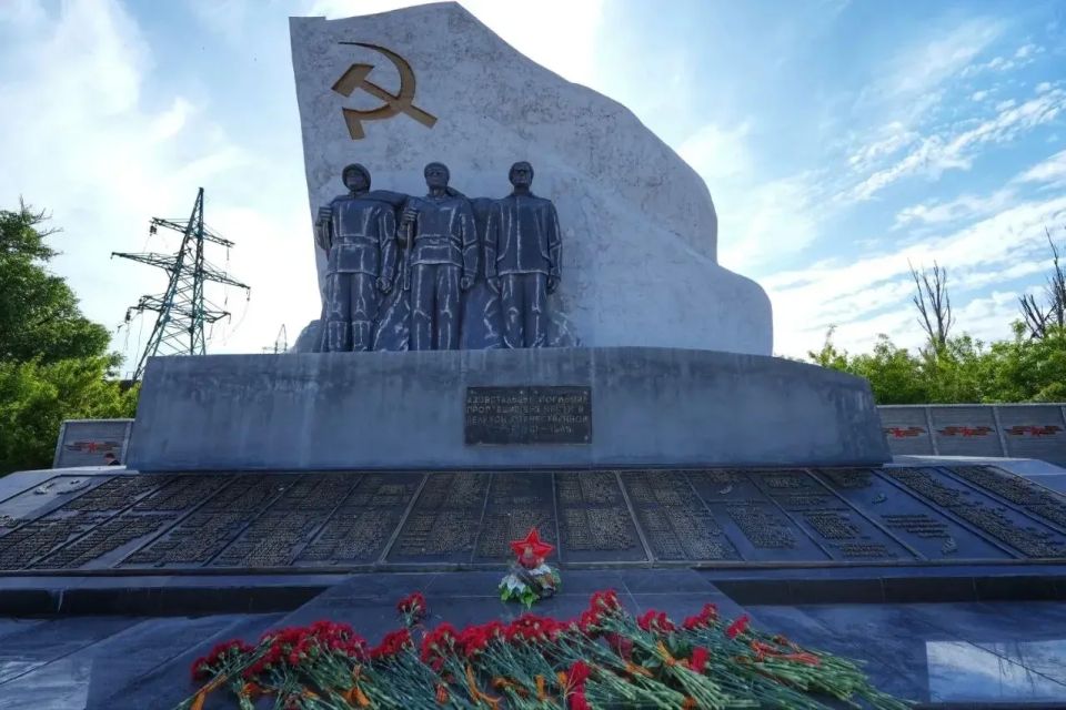 В Мариуполе отмечают четвертую годовщину со дня освобождения города от украинских боевиков