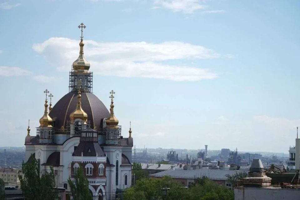 «Наш город расцветает на глазах. Здесь уже во всю кипит жизнь»: Мариуполь отмечает День освобождения от украинских боевиков «Наш город расцветает на глазах. Здесь уже во всю кипит жизнь»: Мариуполь отмечает День освобождения от украинских боевиков