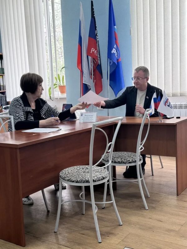 Виктор Николаенко подвел итоги приемов граждан в Зугрэсе и Харцызске Виктор Николаенко подвел итоги приемов граждан в Зугрэсе и Харцызске