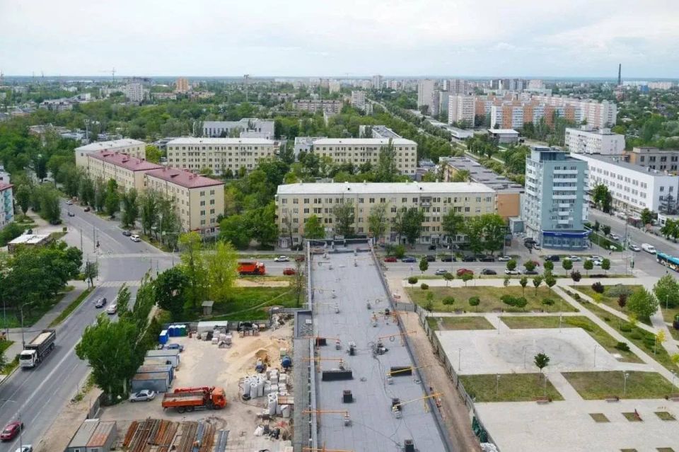 «Наш город расцветает на глазах. Здесь уже во всю кипит жизнь»: Мариуполь отмечает День освобождения от украинских боевиков «Наш город расцветает на глазах. Здесь уже во всю кипит жизнь»: Мариуполь отмечает День освобождения от украинских боевиков
