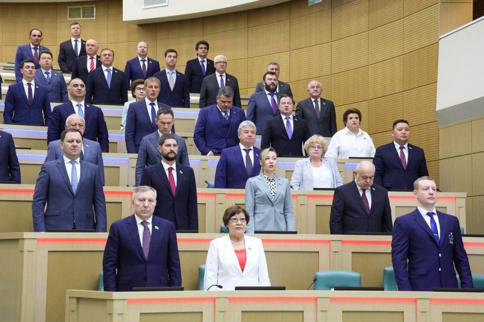 Александр Волошин: #пленарноезаседание_СФ. Сегодня в Совете Федерации прошло 613-е пленарное заседание под председательством Валентины Ивановны Матвиенко Александр Волошин: #пленарноезаседание_СФ. Сегодня в Совете Федерации прошло 613-е пленарное заседание под председательством Валентины Ивановны Матвиенко