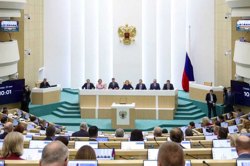 Александр Волошин: #пленарноезаседание_СФ. Сегодня в Совете Федерации прошло 613-е пленарное заседание под председательством Валентины Ивановны Матвиенко