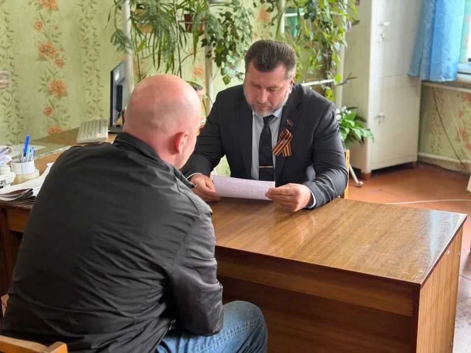 Михайлов Иван Александрович, депутат Снежнянского городского совета ДНР первого созыва, фракция Всероссийской политической партии «Единая Россия», провел прием граждан в поселке Залесное