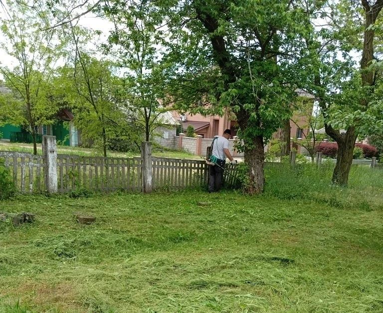 Сегодня, 20 мая, с целью приведения территории в надлежащее санитарное состояние в Кировском внутригородском районе города Макеевки предприятиями, организациями и учреждениями района продолжаются работы по покосу травы Сегодня, 20 мая, с целью приведения территории в надлежащее санитарное состояние в Кировском внутригородском районе города Макеевки предприятиями, организациями и учреждениями района продолжаются работы по покосу травы