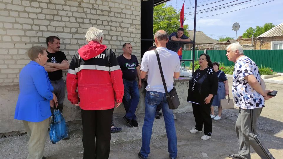 Начальник Комсомольского территориального отдела Людмила Морщ провела встречу с населением города Комсомольское Начальник Комсомольского территориального отдела Людмила Морщ провела встречу с населением города Комсомольское