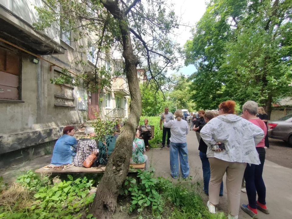 В рамках поручения Главы ДНР Дениса Пушилина, 21 мая, руководитель Управы Кировского внутригородского района Администрации городского округа Макеевка Донецкой Народной Республики Андрей Хорошко и депутат Народного Совета... В рамках поручения Главы ДНР Дениса Пушилина, 21 мая, руководитель Управы Кировского внутригородского района Администрации городского округа Макеевка Донецкой Народной Республики Андрей Хорошко и депутат Народного Совета...