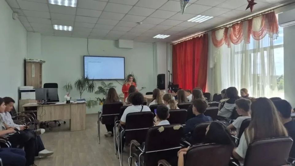 Мангушская школа №1 отметила День полярника Мангушская школа №1 отметила День полярника