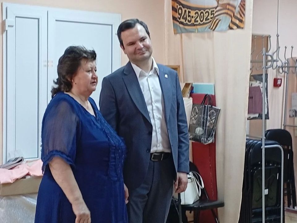 Сегодня Ясиноватский городской музей принимал почетного гостя - заслуженного деятеля искусств Донецкой Народной Республики, генерального директора – художественного руководителя Донецкой государственной академической... Сегодня Ясиноватский городской музей принимал почетного гостя - заслуженного деятеля искусств Донецкой Народной Республики, генерального директора – художественного руководителя Донецкой государственной академической...