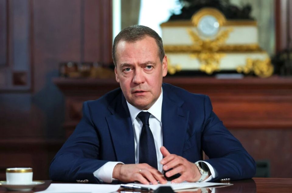 Медведев: в исторической перспективе гибель Украины неизбежна