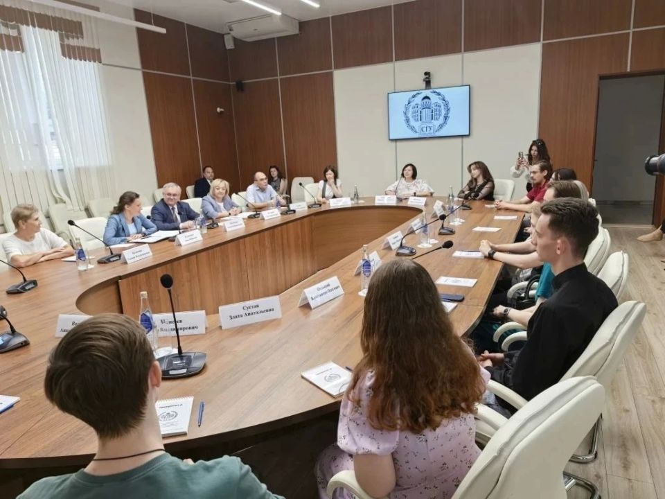 «Единая Россия» дала старт совместному проекту с ТПП по поддержке предпринимательства среди студенческих семей по всей стране «Единая Россия» дала старт совместному проекту с ТПП по поддержке предпринимательства среди студенческих семей по всей стране