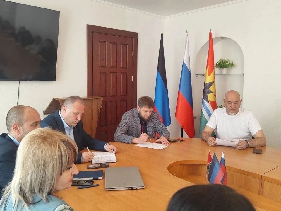 По инициативе депутата Торезского городского совета Руслана Чередникова состоялось мероприятие, посвященное развитию малого и среднего предпринимательства По инициативе депутата Торезского городского совета Руслана Чередникова состоялось мероприятие, посвященное развитию малого и среднего предпринимательства