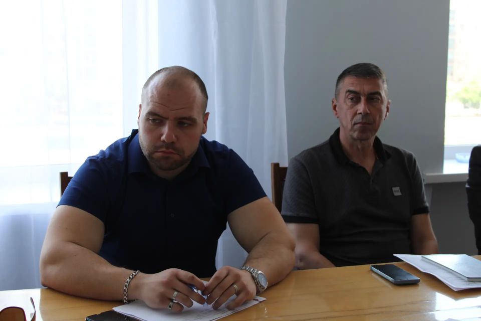 Заместитель главы администрации городского округа Горловка Карен Григорян провел прием граждан Заместитель главы администрации городского округа Горловка Карен Григорян провел прием граждан