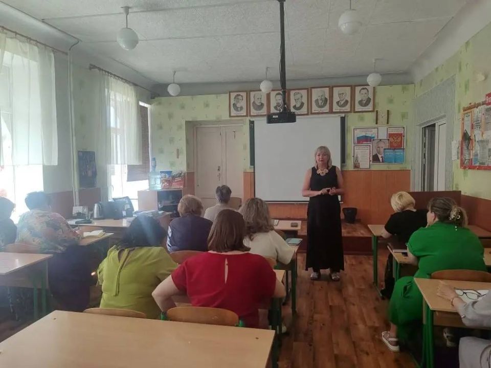 Сегодня, 21 мая, депутат Донецкого городского совета Лилия Ошурко провела встречу с трудовым коллективом