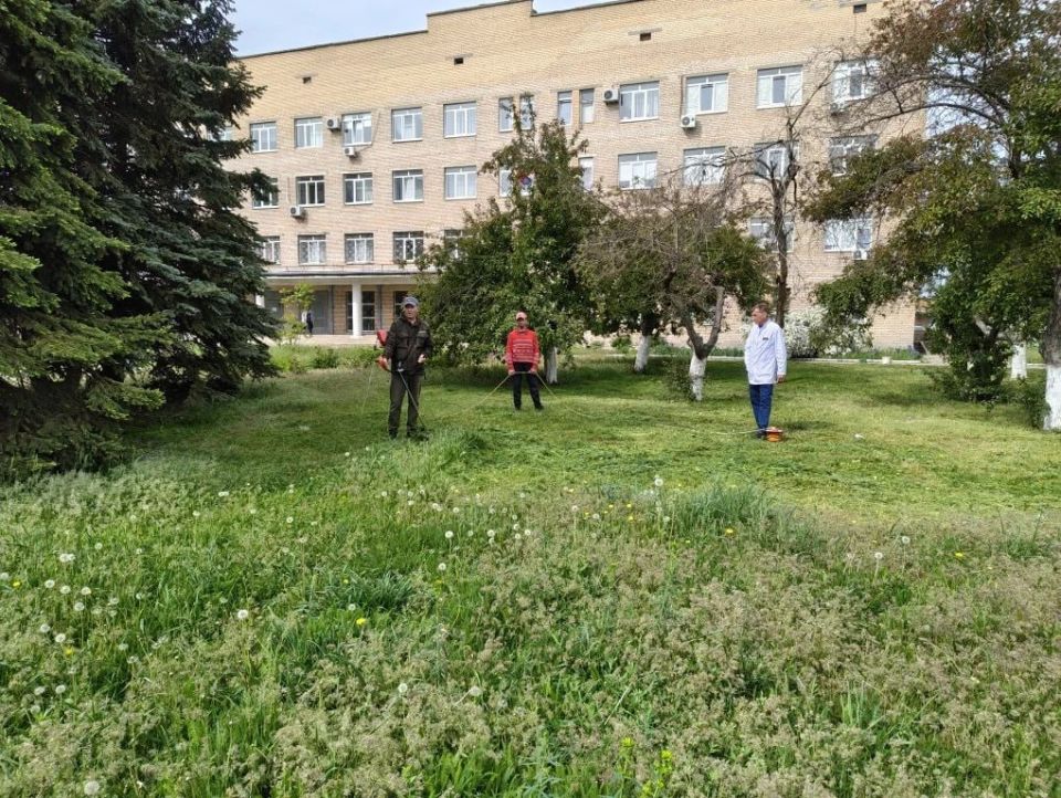 Сегодня, 21 мая 2026 года, в рамках проекта «Городская среда», реализуемого Единой Россией , жители Кировского района приняли участие в традиционной экологической акции «Чистый четверг» Сегодня, 21 мая 2026 года, в рамках проекта «Городская среда», реализуемого Единой Россией , жители Кировского района приняли участие в традиционной экологической акции «Чистый четверг»