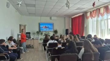Зачем человек идёт на Север? Об этом узнали дети в Мангушской школе №1