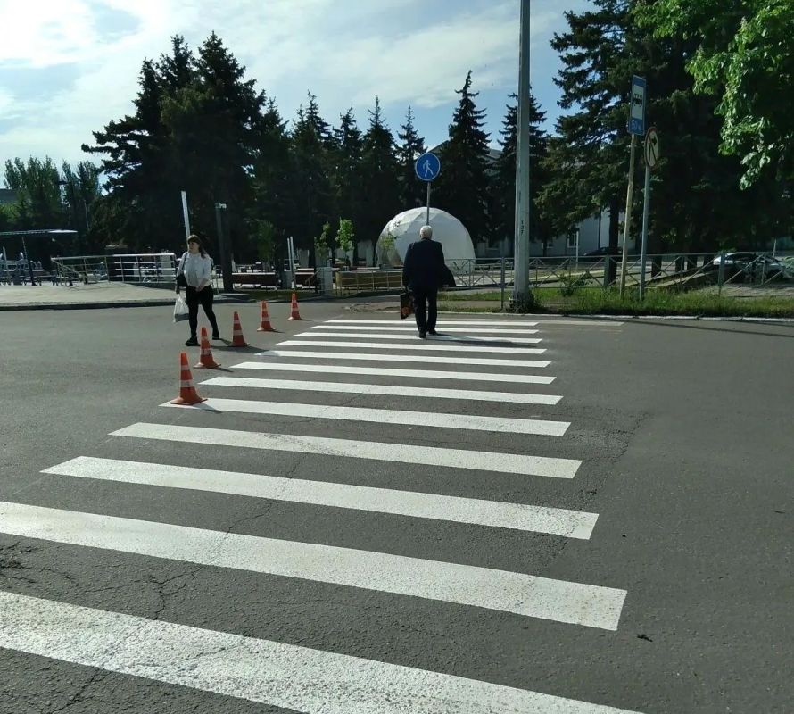 В Снежном продолжается обновление дорожной инфраструктуры В Снежном продолжается обновление дорожной инфраструктуры