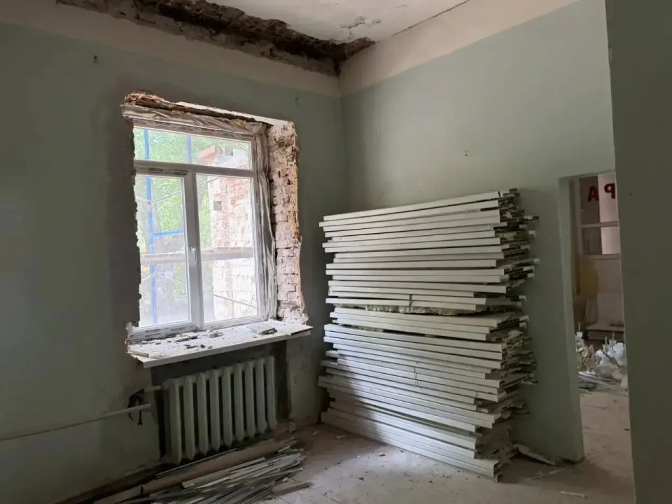Проверил ход ремонтных работ в поликлинике ГБУ ДНР «Ясиноватская ЦРБ» Проверил ход ремонтных работ в поликлинике ГБУ ДНР «Ясиноватская ЦРБ»