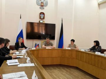 Наталья Великодная: В рамках партийного проекта Единой России "Здоровое будущее" провели заседание штаба по здравоохранению, на котором рассмотрели актуальные вопросы обеспечения здоровья и благополучия наших граждан
