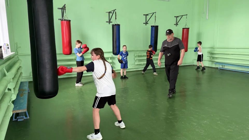 В Ясиноватой прошла открытая тренировка по боксу в рамках партийного проекта «Детский спорт» В Ясиноватой прошла открытая тренировка по боксу в рамках партийного проекта «Детский спорт»