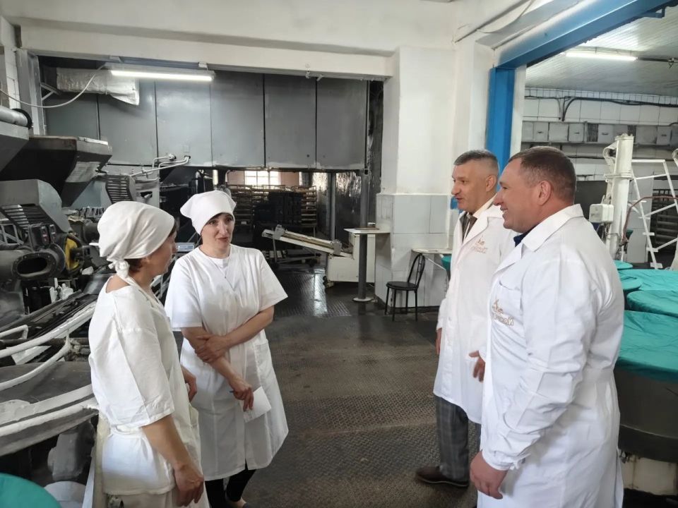 Глава Снежного оценил работу хлебозавода «МИР ХЛЕБА» Глава Снежного оценил работу хлебозавода «МИР ХЛЕБА»