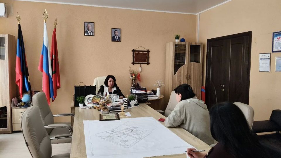 Заместитель главы администрации Волновахского муниципального округа по социальным вопросам Елена Снисаренко провела прием граждан