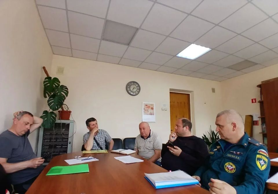 19 мая в администрации округа прошел семинар-совещание с руководителями сельхозпредприятий округа 19 мая в администрации округа прошел семинар-совещание с руководителями сельхозпредприятий округа