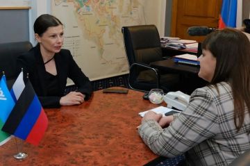 Участница предварительного голосования «Единой России» от ДНР Ирина Куксенкова побывала сегодня в Макеевке, где обсудила с врио главы города Юлией Ивановой темпы модернизации городской инфраструктуры, а также посетила ряд...