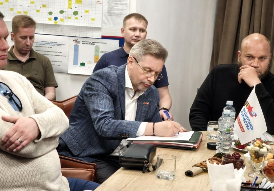 Команда фонда «Защитники Отечества» продолжает работать на благо ветеранов в ДНР Команда фонда «Защитники Отечества» продолжает работать на благо ветеранов в ДНР