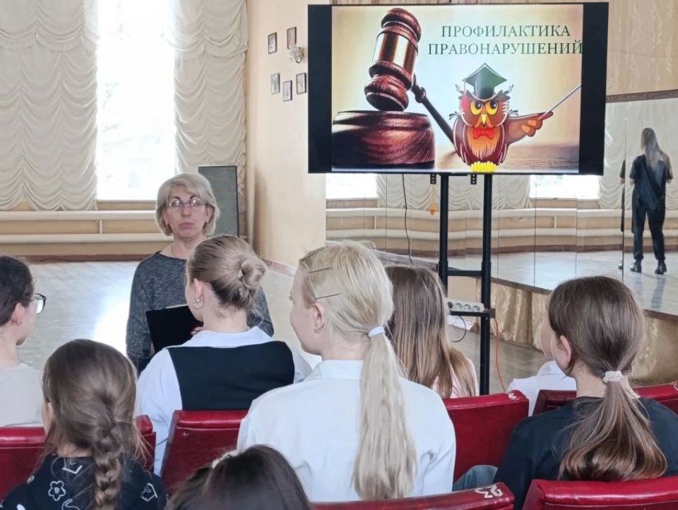 Снежнянцы приняли участие в цикле образовательно-патриотических мероприятий Снежнянцы приняли участие в цикле образовательно-патриотических мероприятий