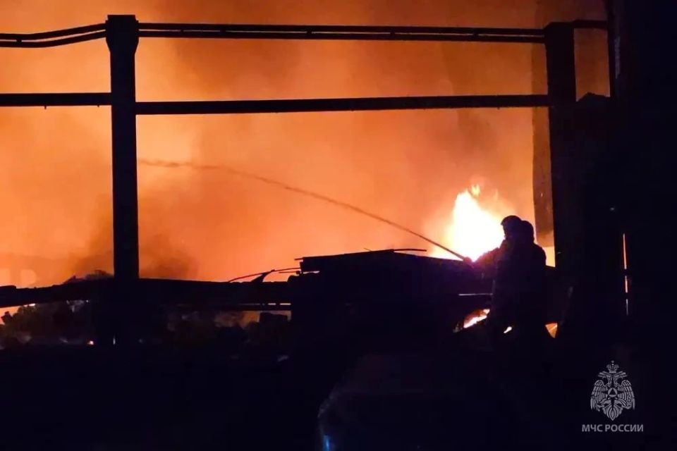 ВСУ ударили ночью с помощью БПЛА по кондитерской фабрике в Макеевке: погибла женщина ВСУ ударили ночью с помощью БПЛА по кондитерской фабрике в Макеевке: погибла женщина