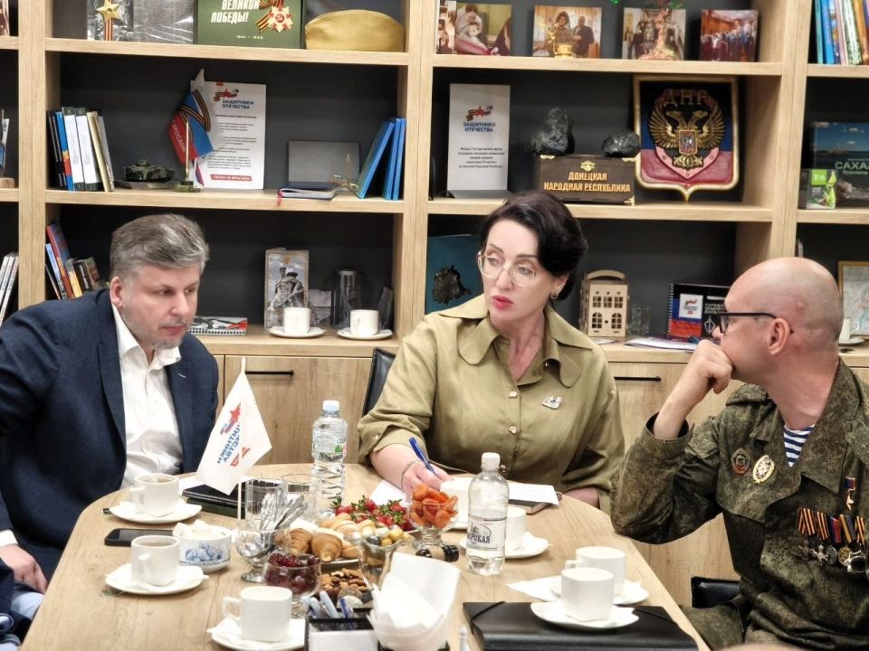 Команда фонда «Защитники Отечества» продолжает работать на благо ветеранов в ДНР Команда фонда «Защитники Отечества» продолжает работать на благо ветеранов в ДНР