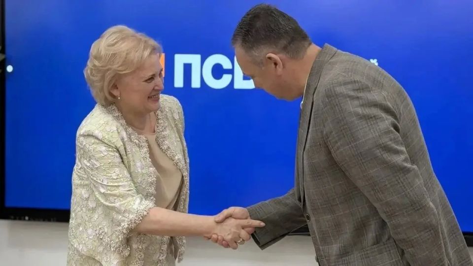 В ДонГУ открыли первый в республике студенческий коворкинг-центр ПСБ В ДонГУ открыли первый в республике студенческий коворкинг-центр ПСБ