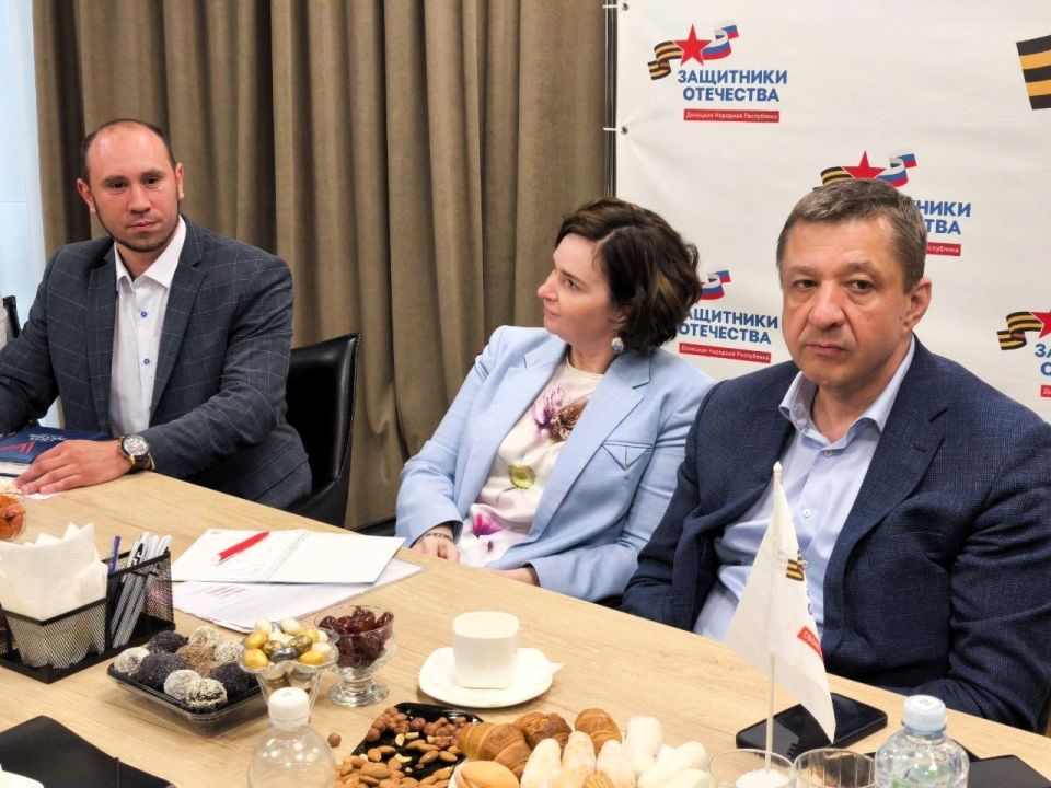Команда фонда «Защитники Отечества» продолжает работать на благо ветеранов в ДНР Команда фонда «Защитники Отечества» продолжает работать на благо ветеранов в ДНР