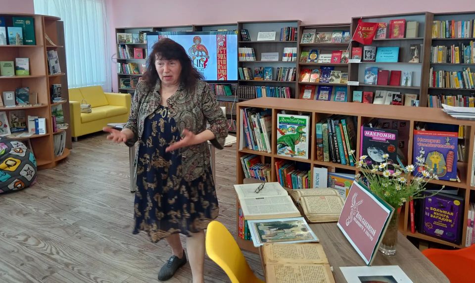 Ко Дню славянской письменности и культуры, который отмечается 24 мая, библиотекарь детской библиотеки-филиала провела историческое путешествие «У азбуки славянская душа» Ко Дню славянской письменности и культуры, который отмечается 24 мая, библиотекарь детской библиотеки-филиала провела историческое путешествие «У азбуки славянская душа»
