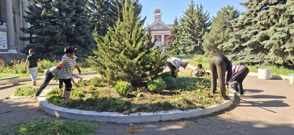 Маленькие добрые дела: вместе делаем наш посёлок лучше! Маленькие добрые дела: вместе делаем наш посёлок лучше!