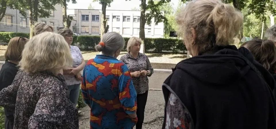 Наталья Бегуненко: По поручению Главы ДНР Дениса Пушилина в Петровском районе продолжаются встречи с населением